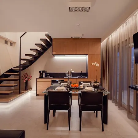 One Luxury Apartment *