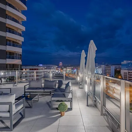 One Luxury Apartment *