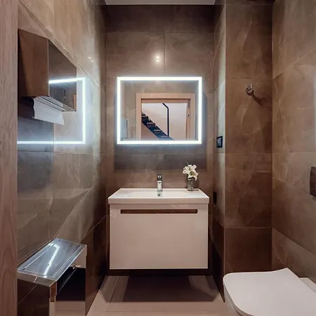 Apartment One Luxury