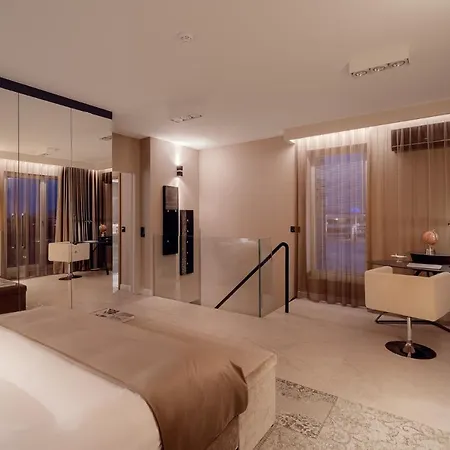 One Luxury *